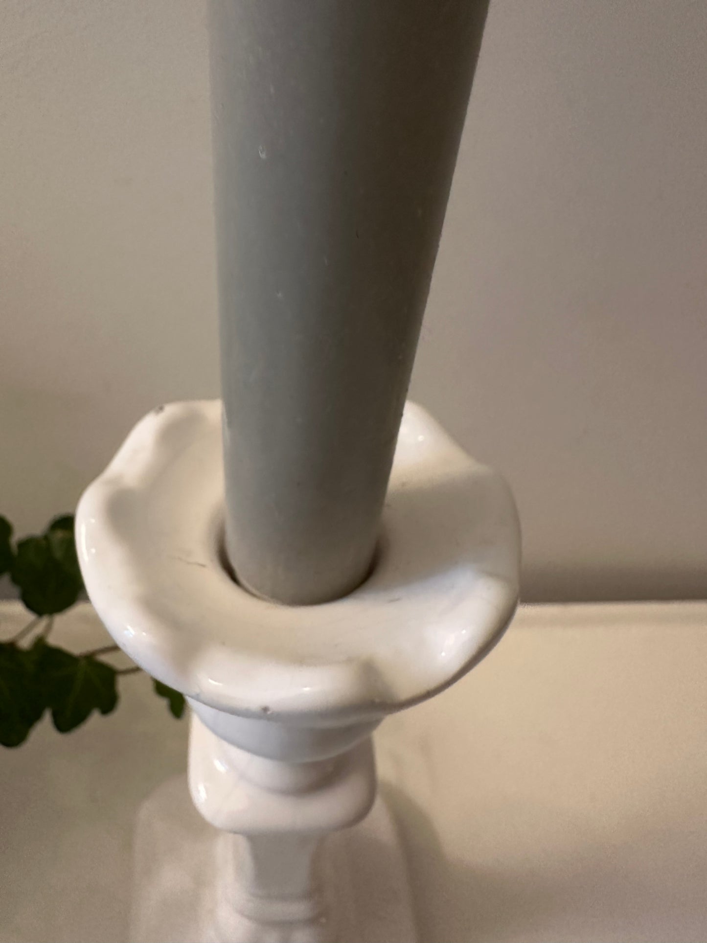 Kandelaar wit gemerkt Delfts Holland 1694