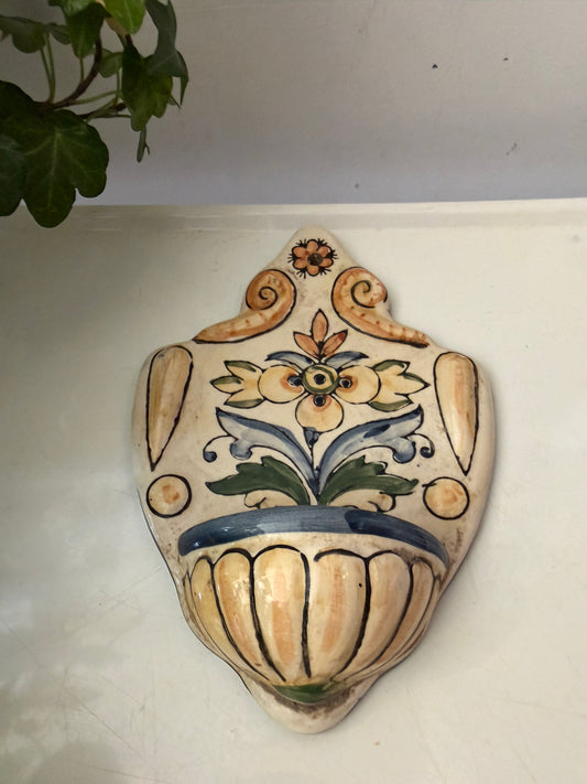 Keramisch wandbakje
