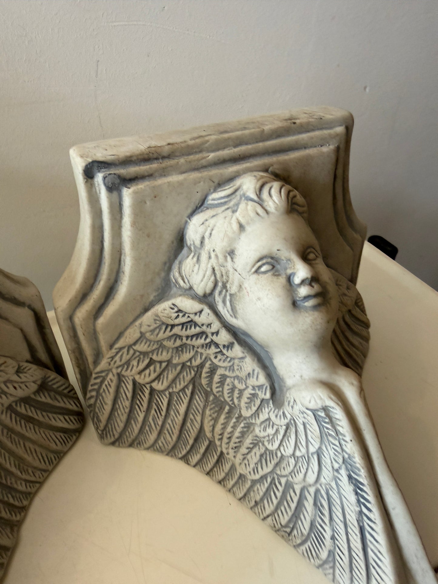 Set van wandconsoles met engelen