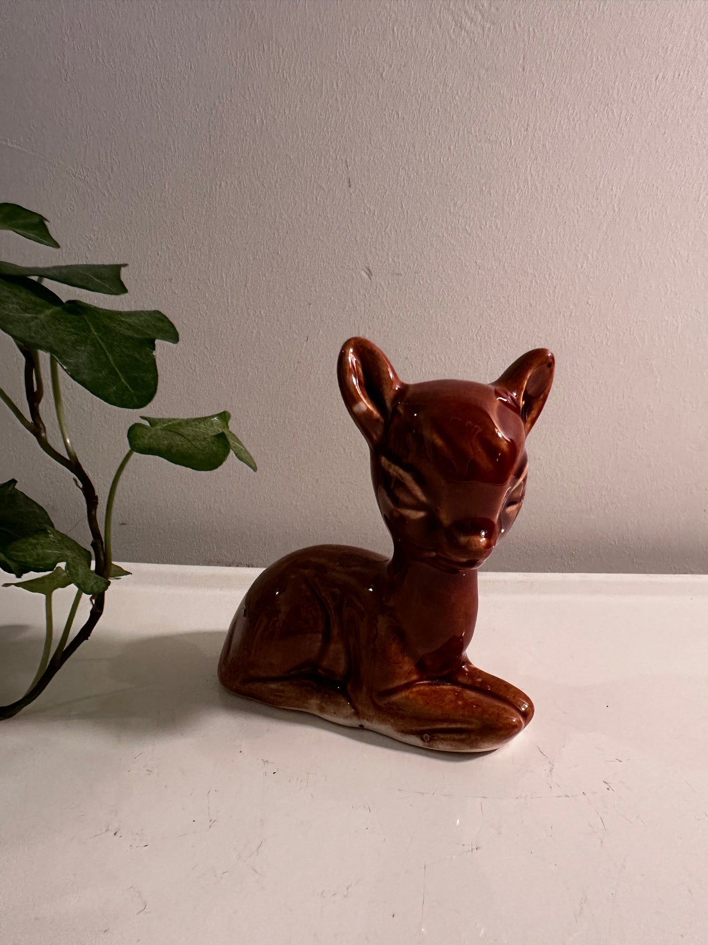 Porseleinen vintage beeldje hertje