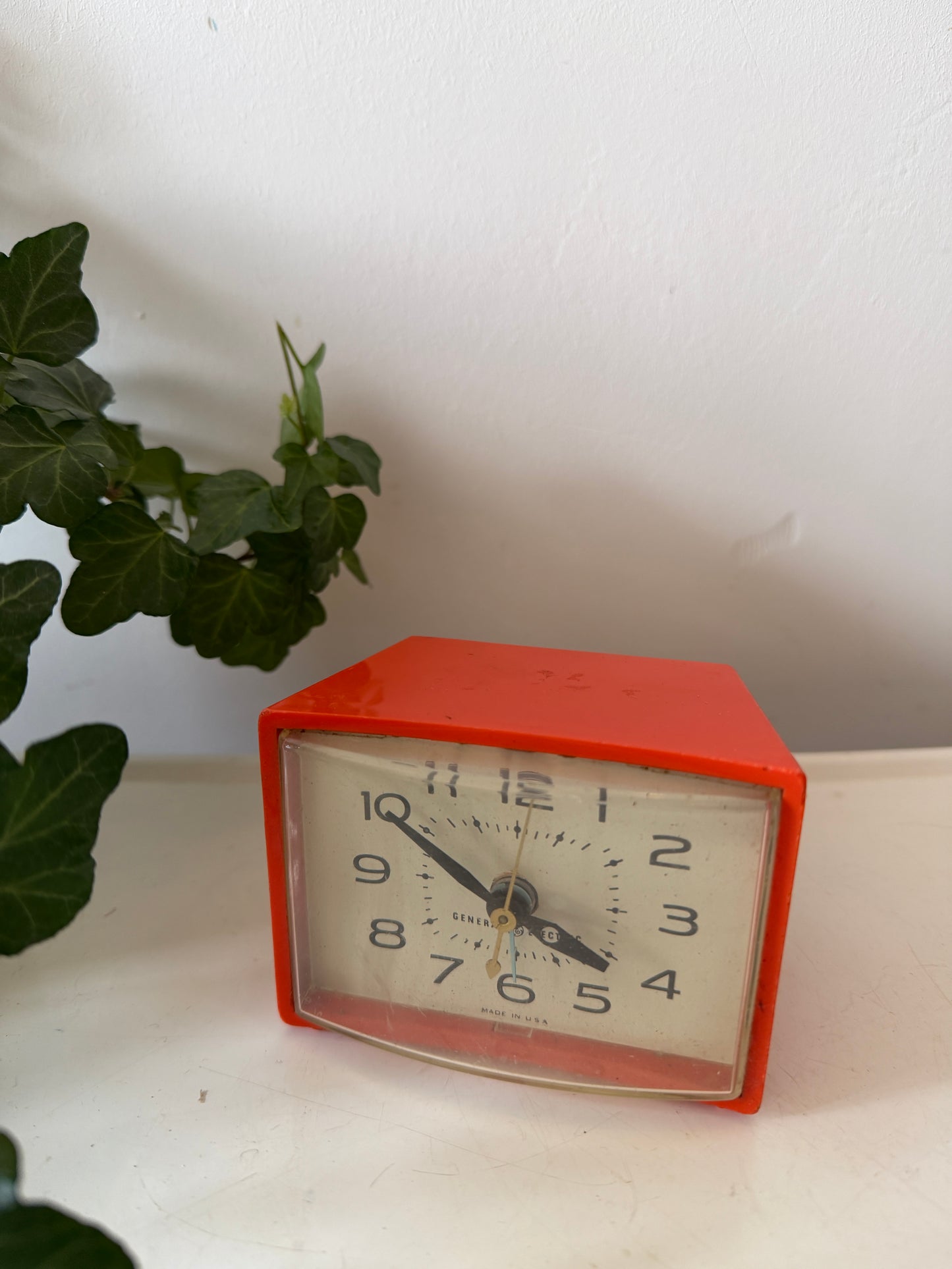 Retro oranje wekkertje