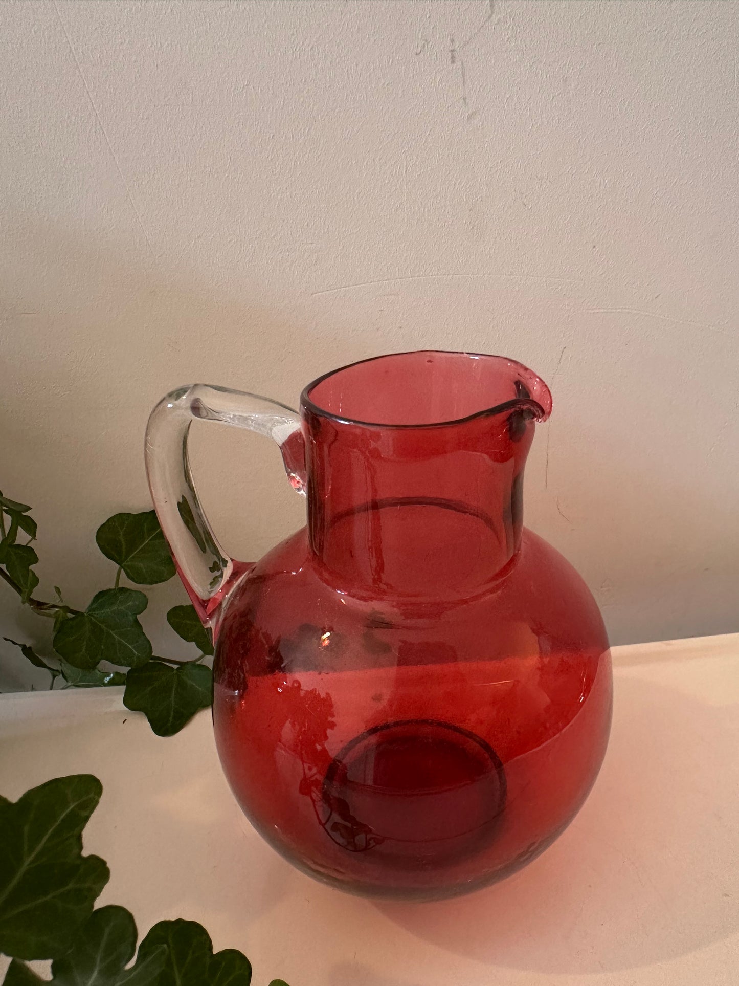 Cerise roze karaf Scandinavisch design