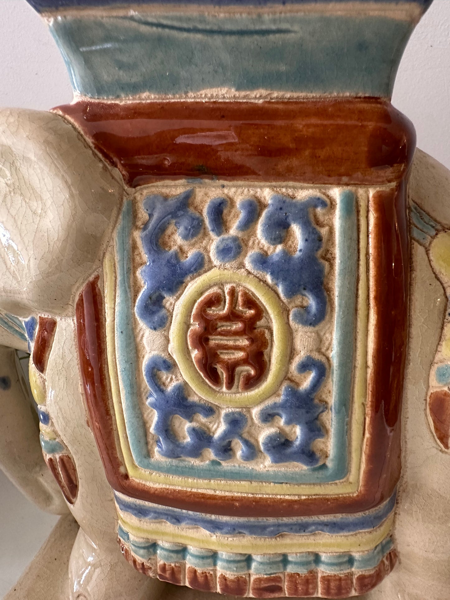 Keramieken plantentafeltje olifant