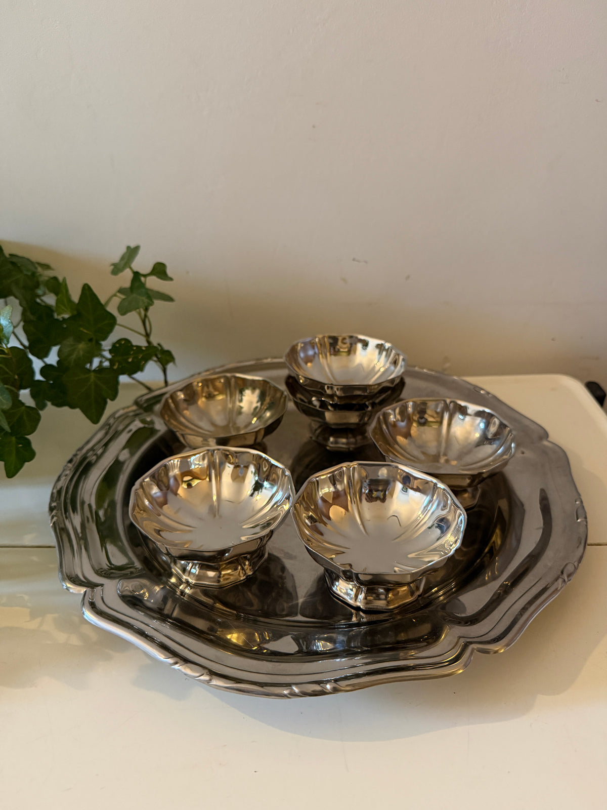 Set van 6 Chrome coupes en serveerschaal