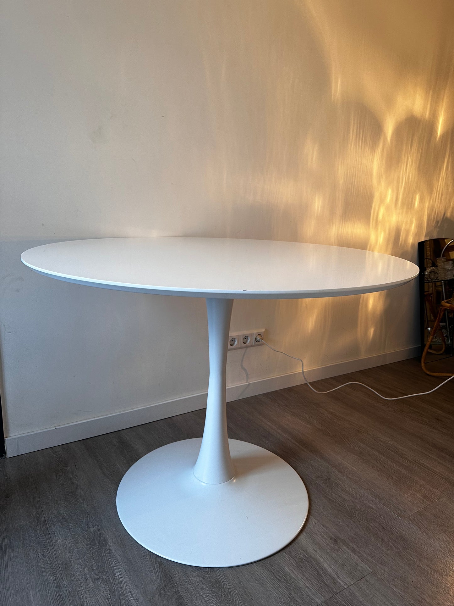 Witte ronde design eetkamertafel