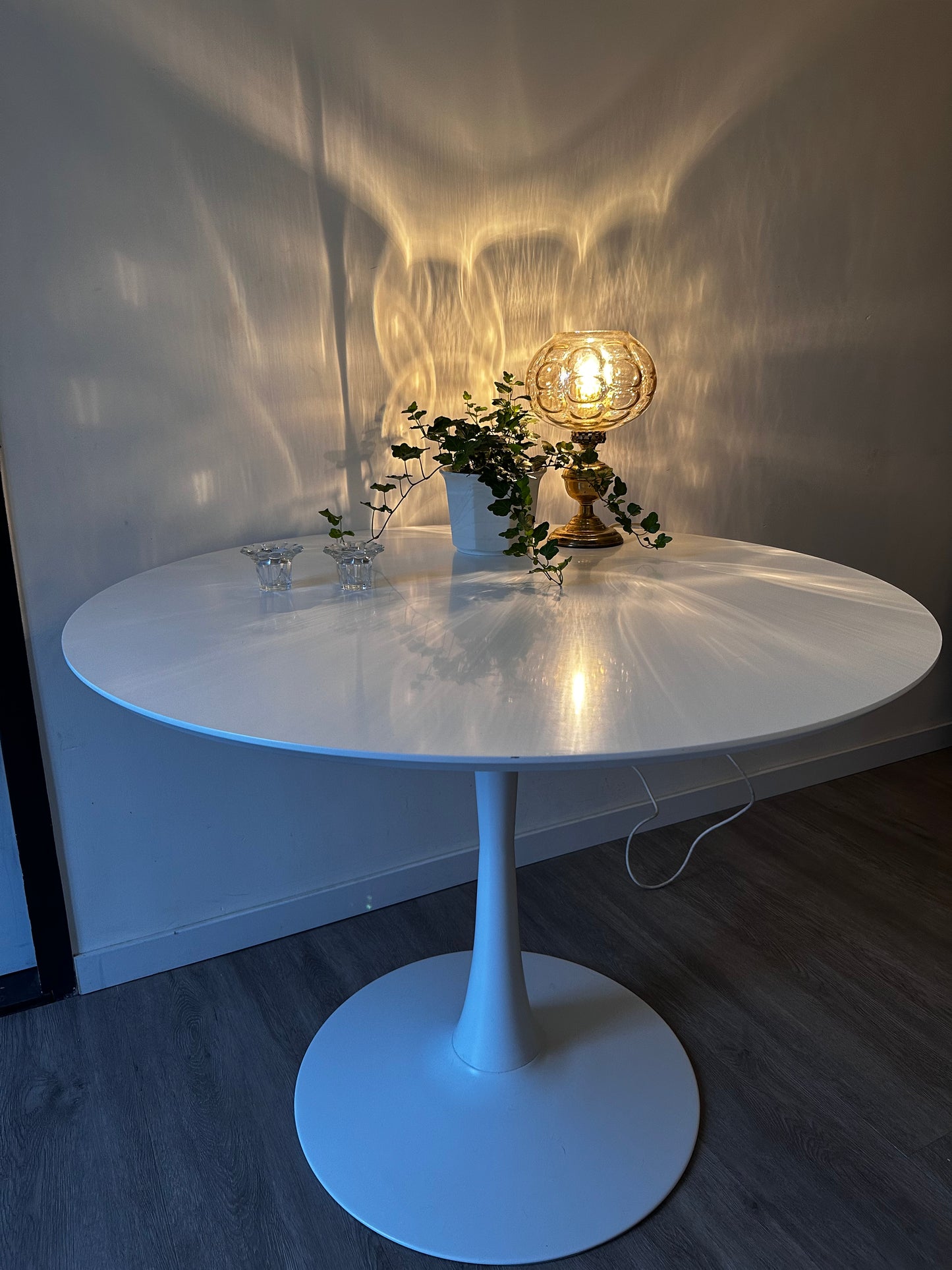 Witte ronde design eetkamertafel