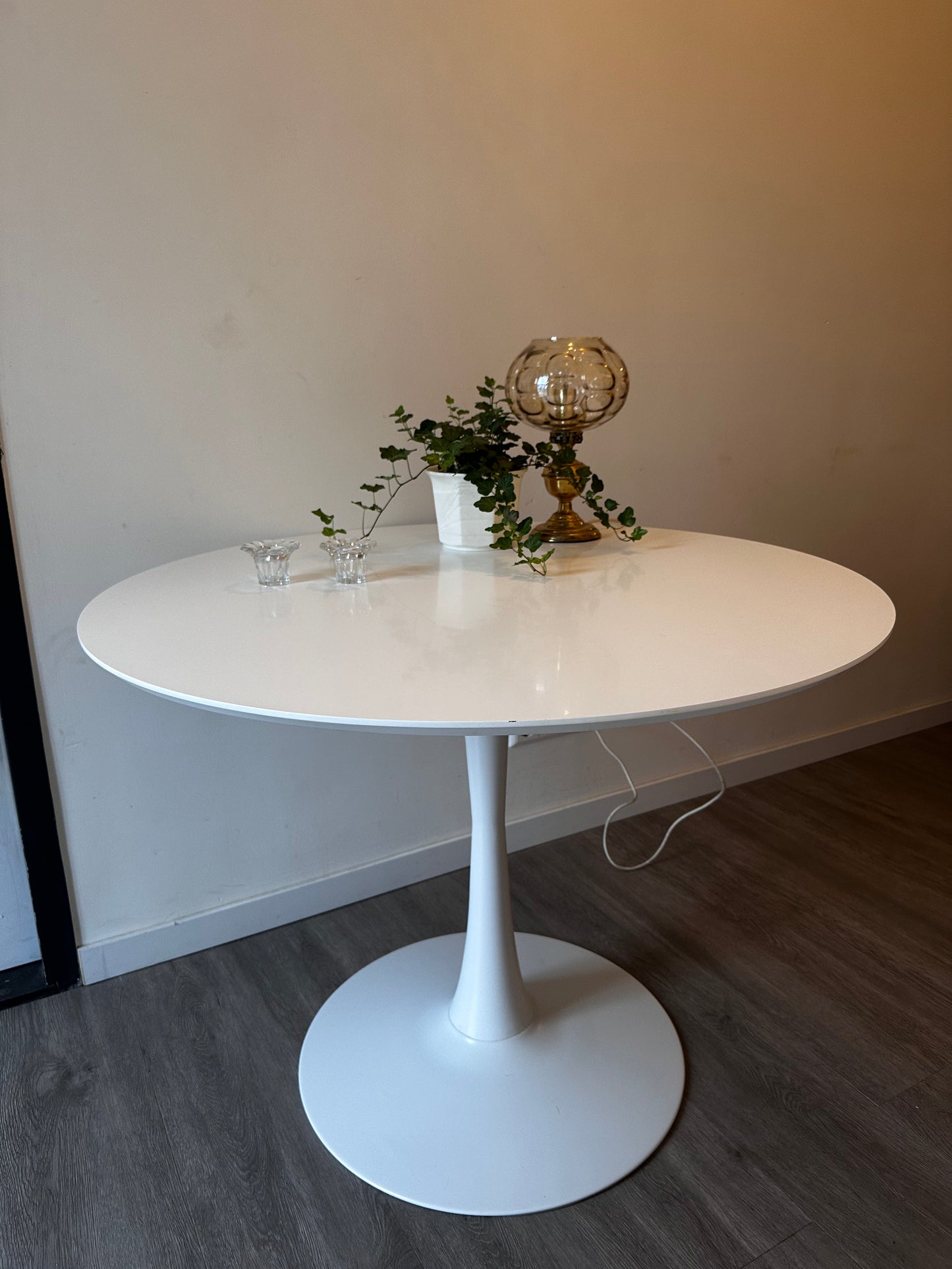 Witte ronde design eetkamertafel