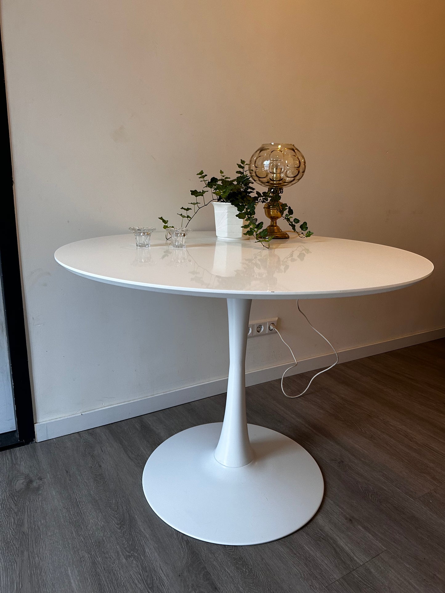 Witte ronde design eetkamertafel