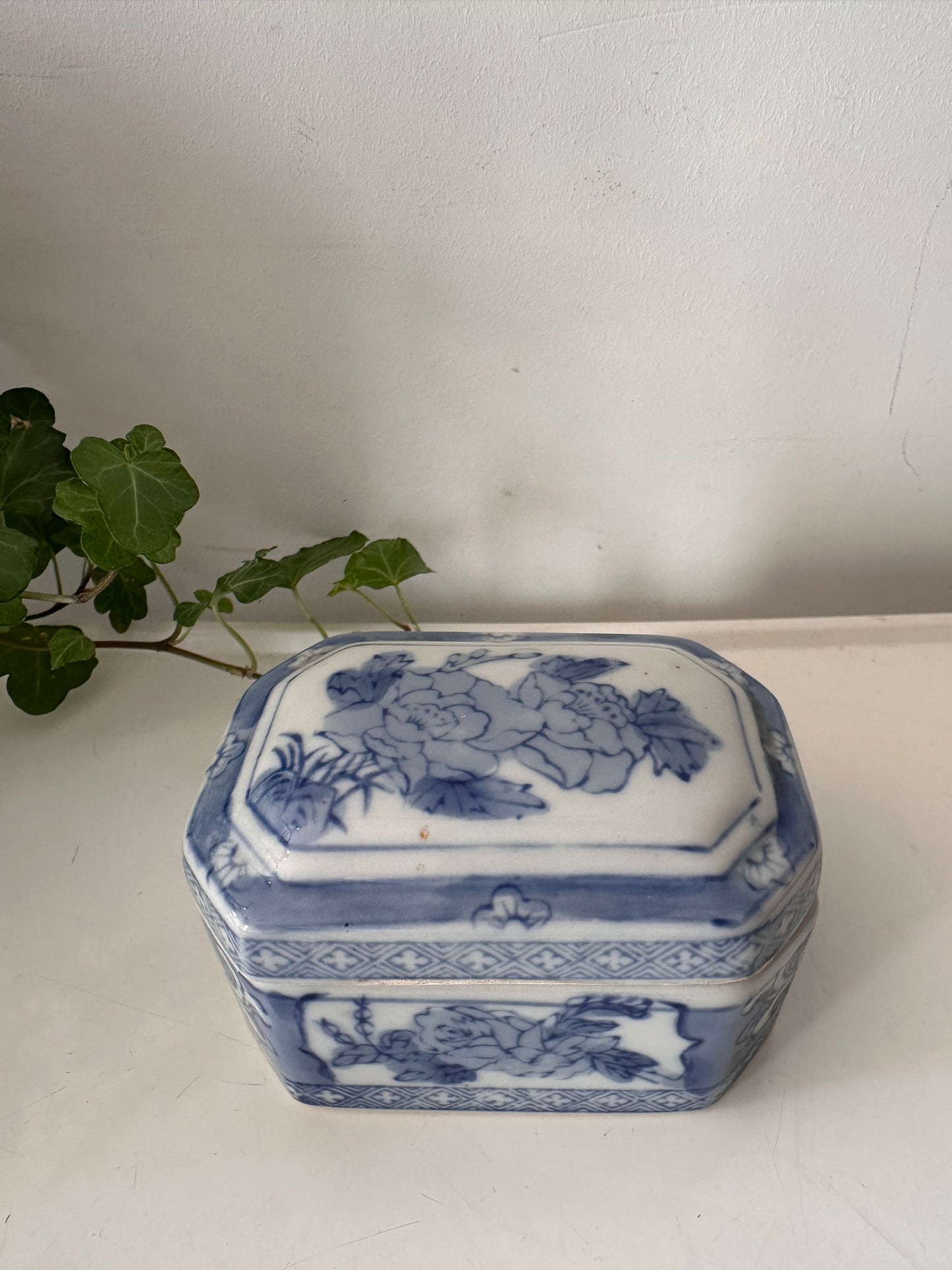 Chinees porseleinen bewaardoosje