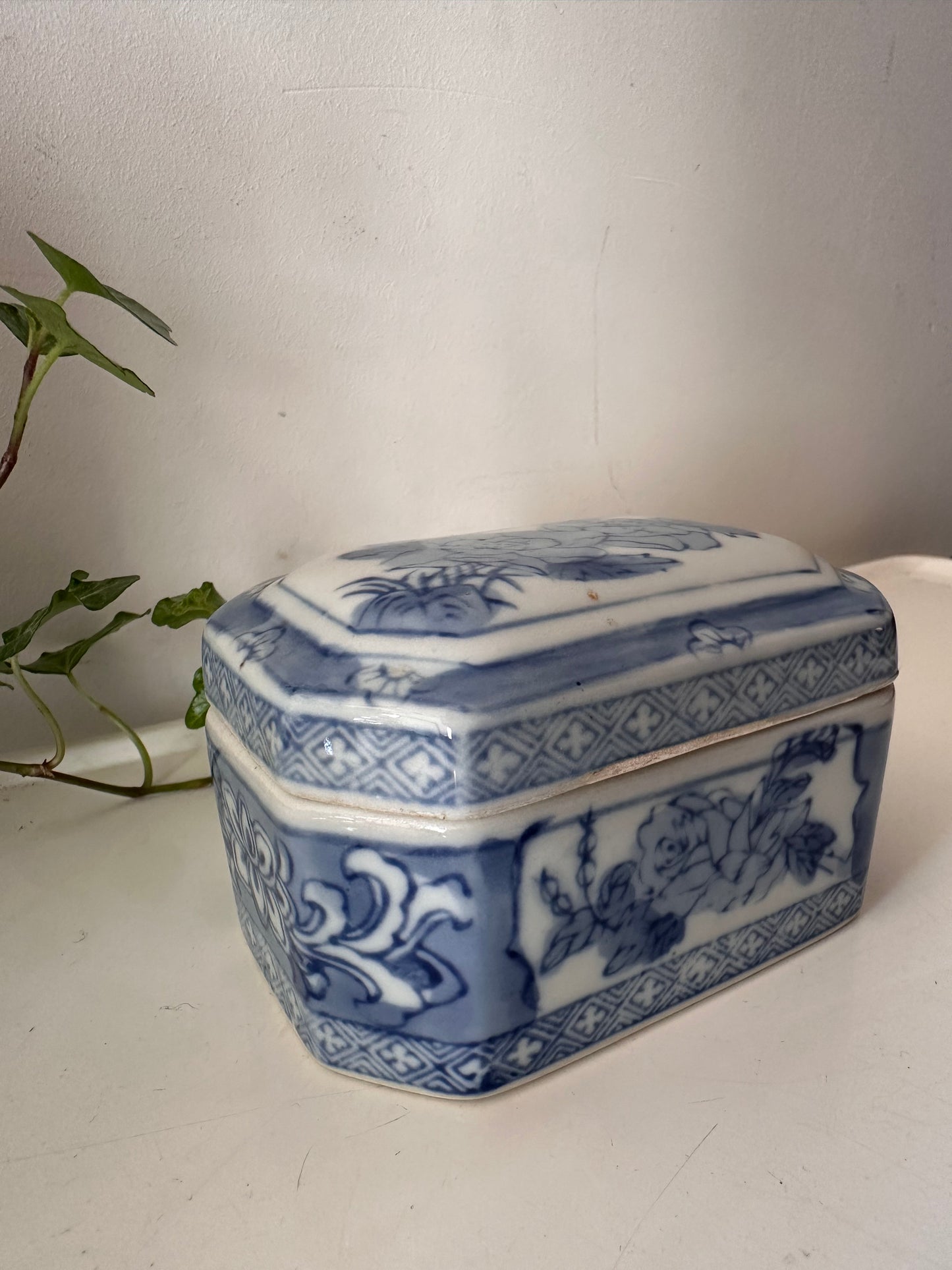 Chinees porseleinen bewaardoosje