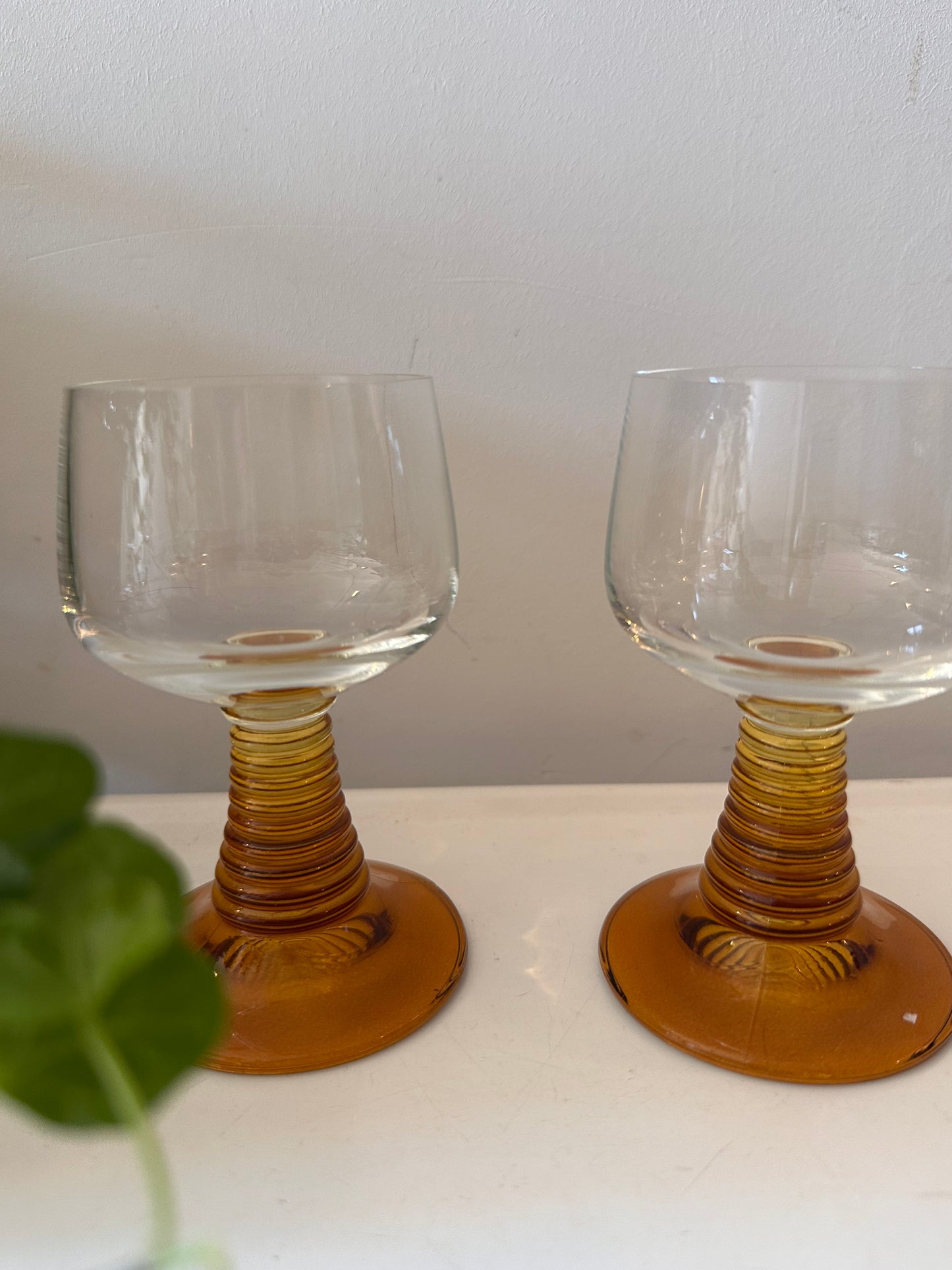 Set van twee Roemer wijnglazen