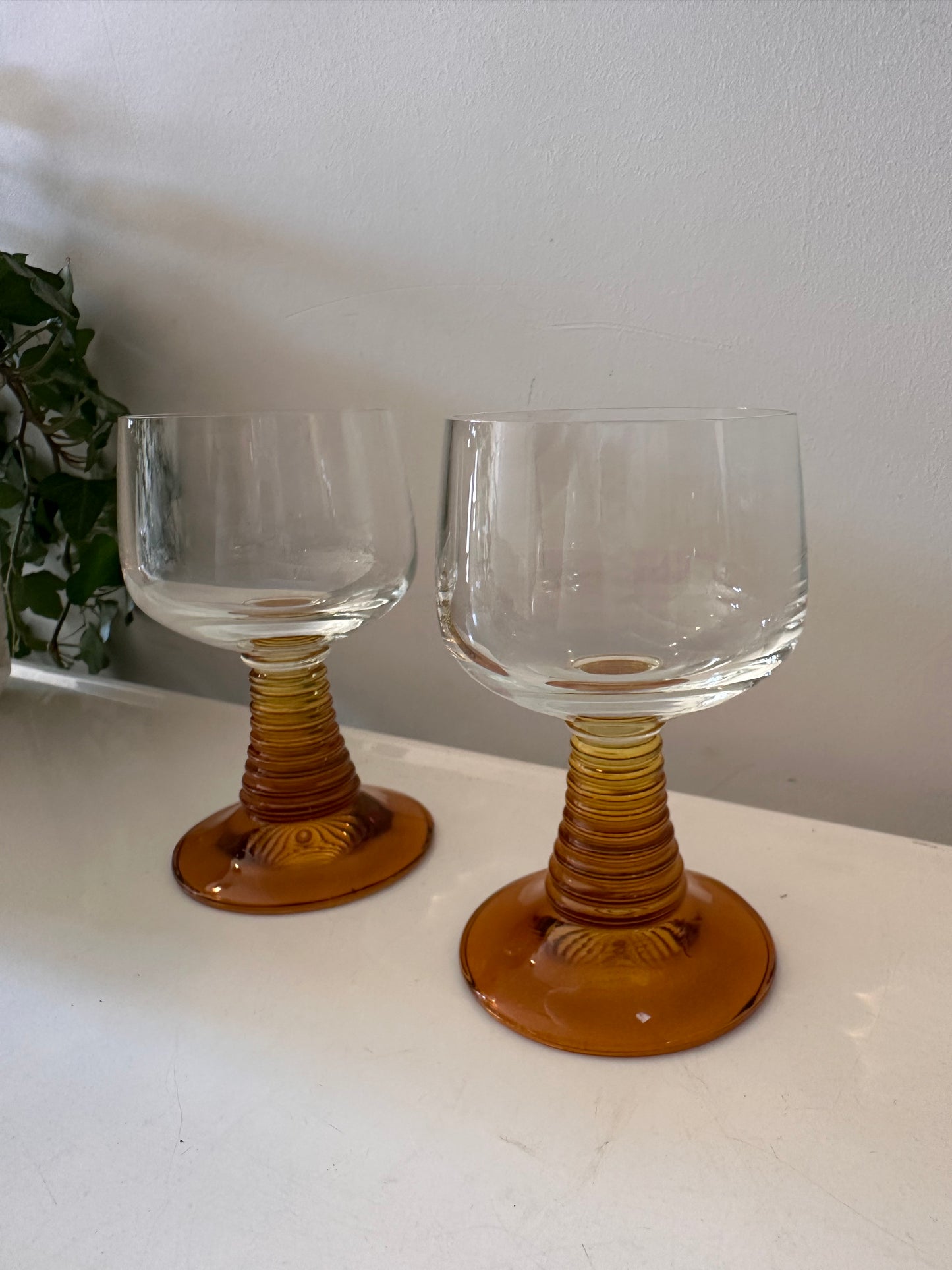 Set van twee Roemer wijnglazen