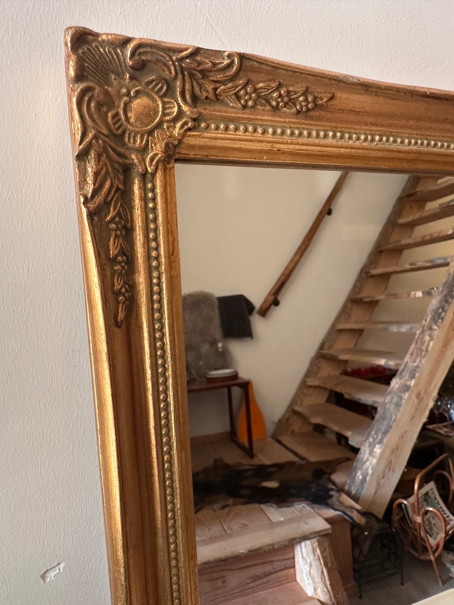 Barok vintage spiegel met goudkleurige lijst