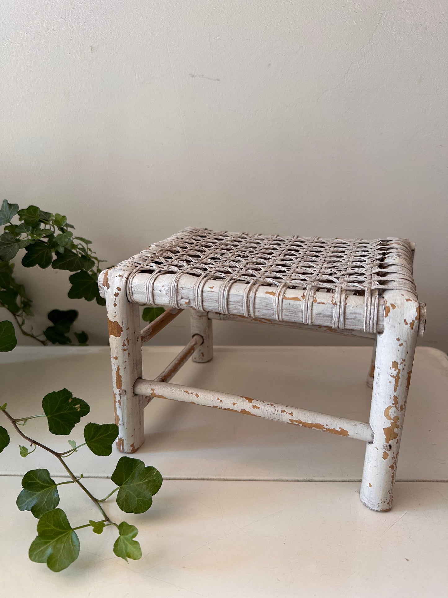 Rotan vintage bijzettafeltje