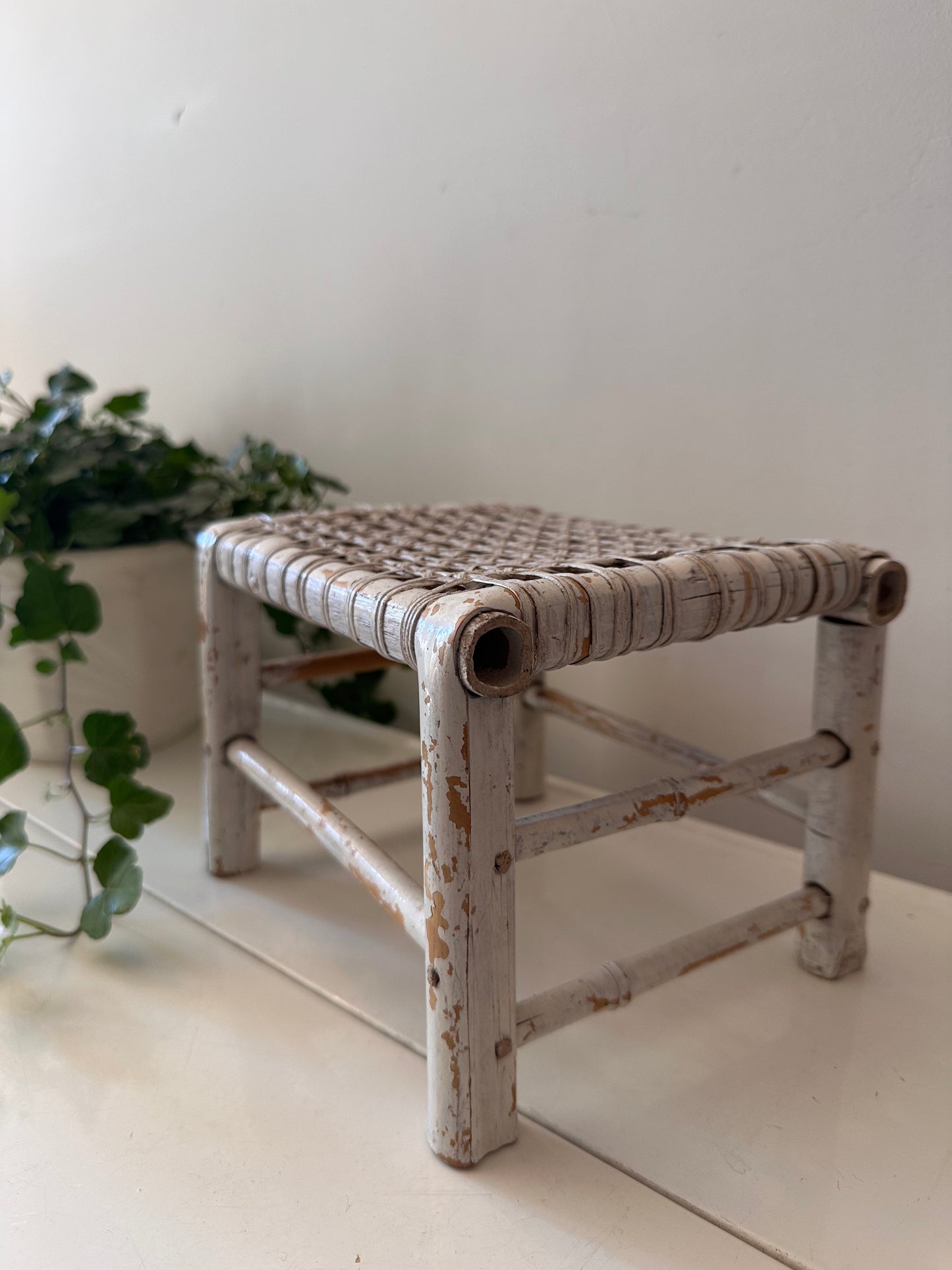 Rotan vintage bijzettafeltje