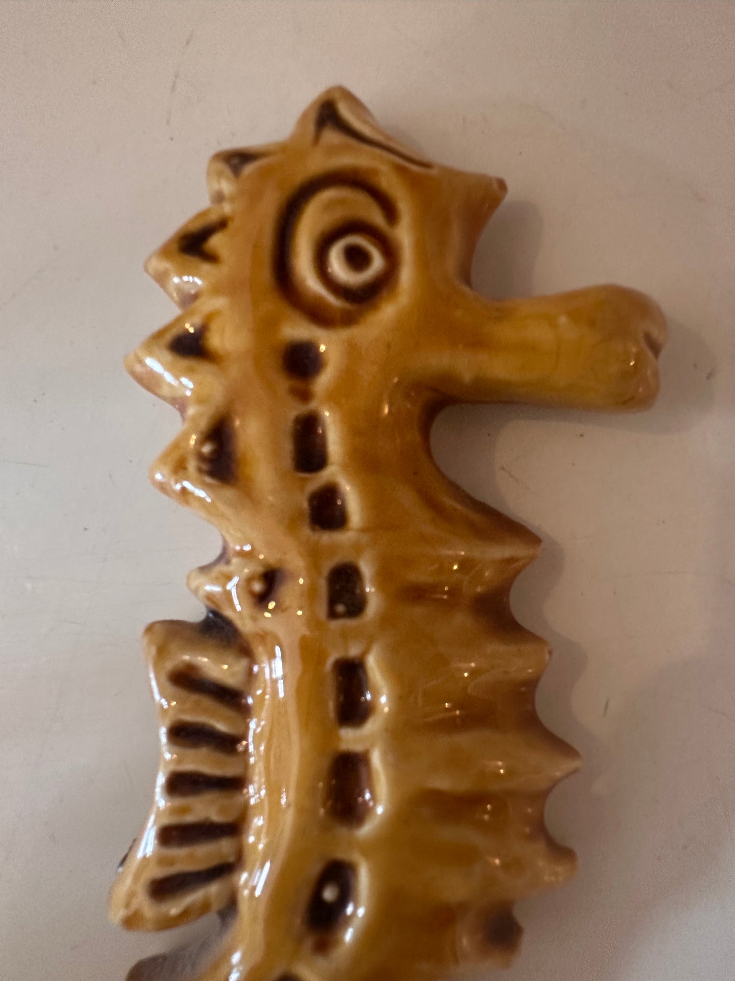 Keramieken wandhanger zeepaardje jaren 70 vintage