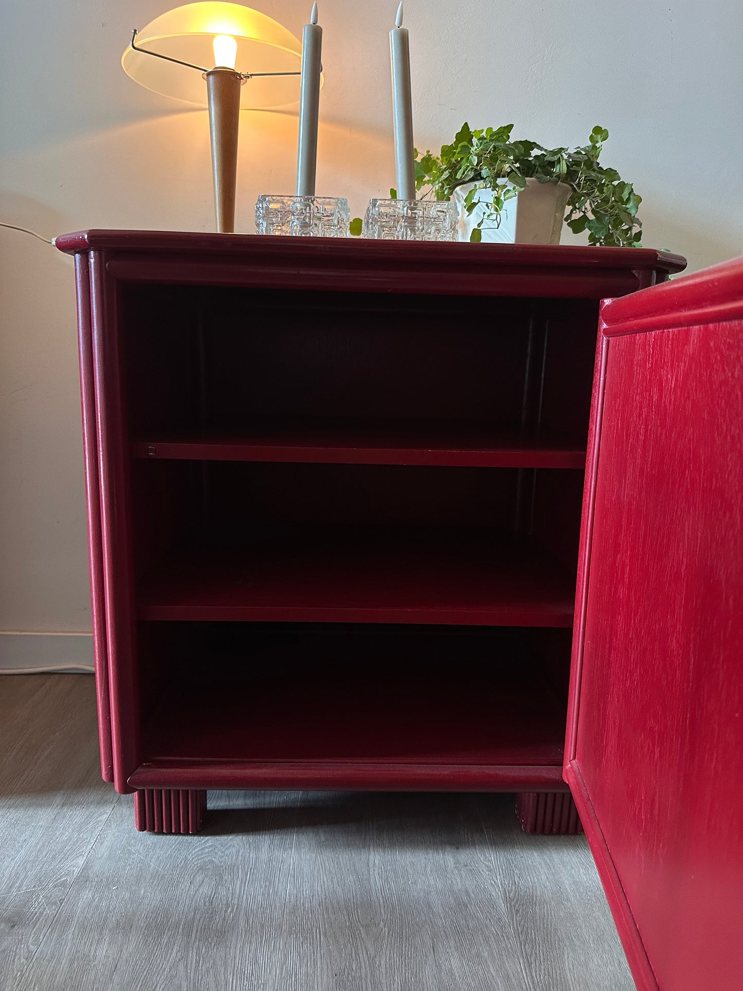 Bordeaux rood kastje jaren 70