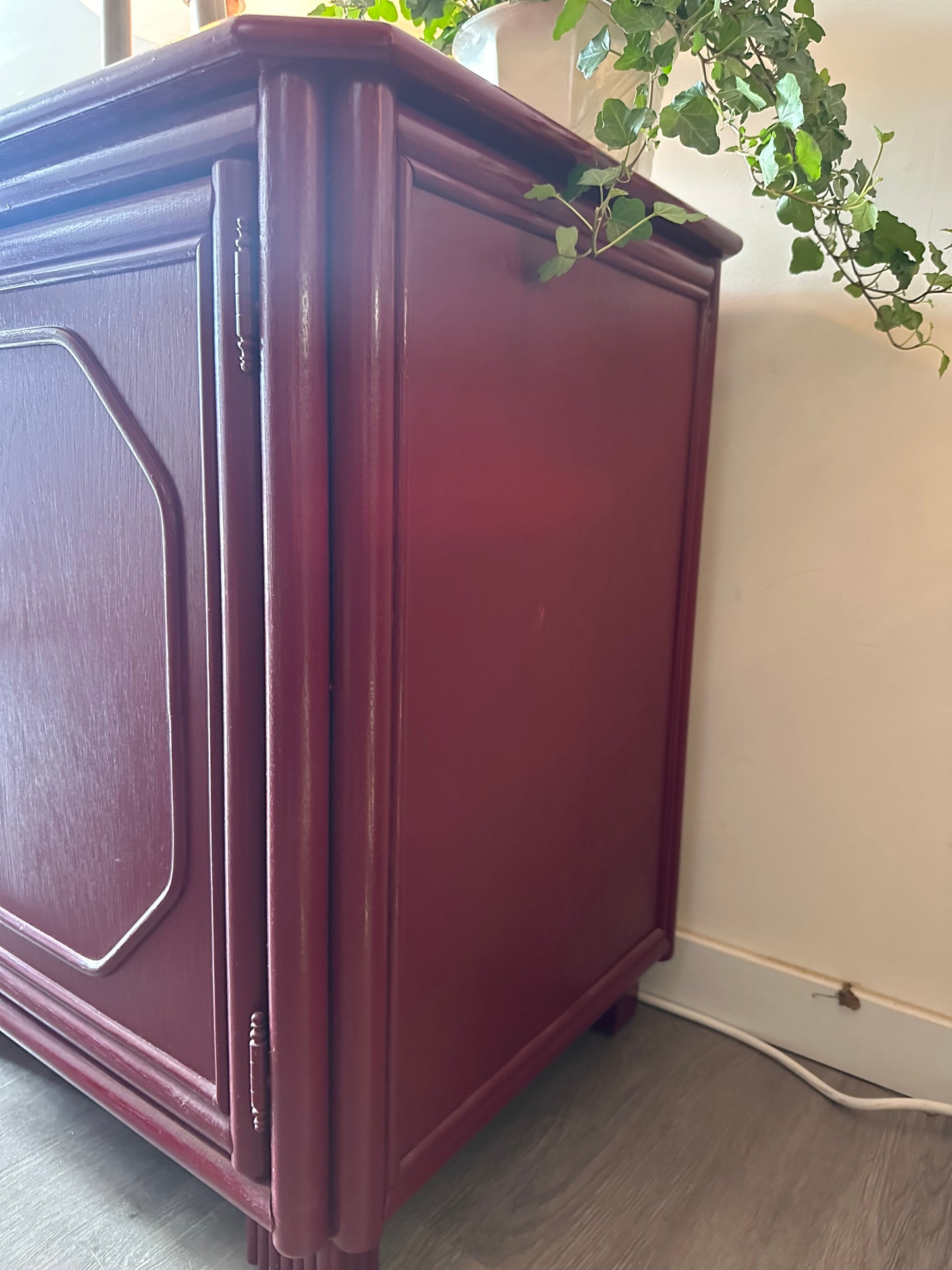 Bordeaux rood kastje jaren 70