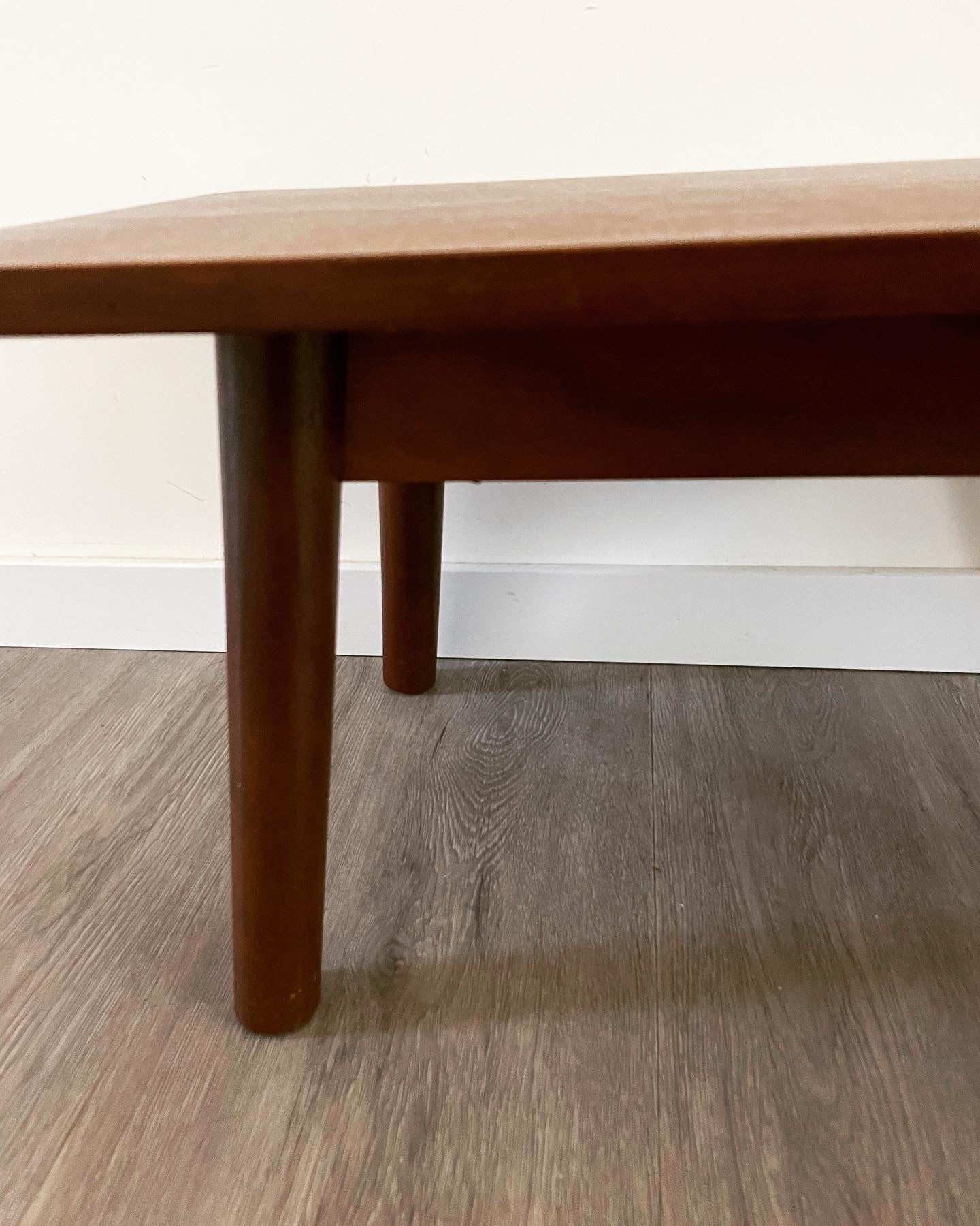 Vintage houten bijzettafel