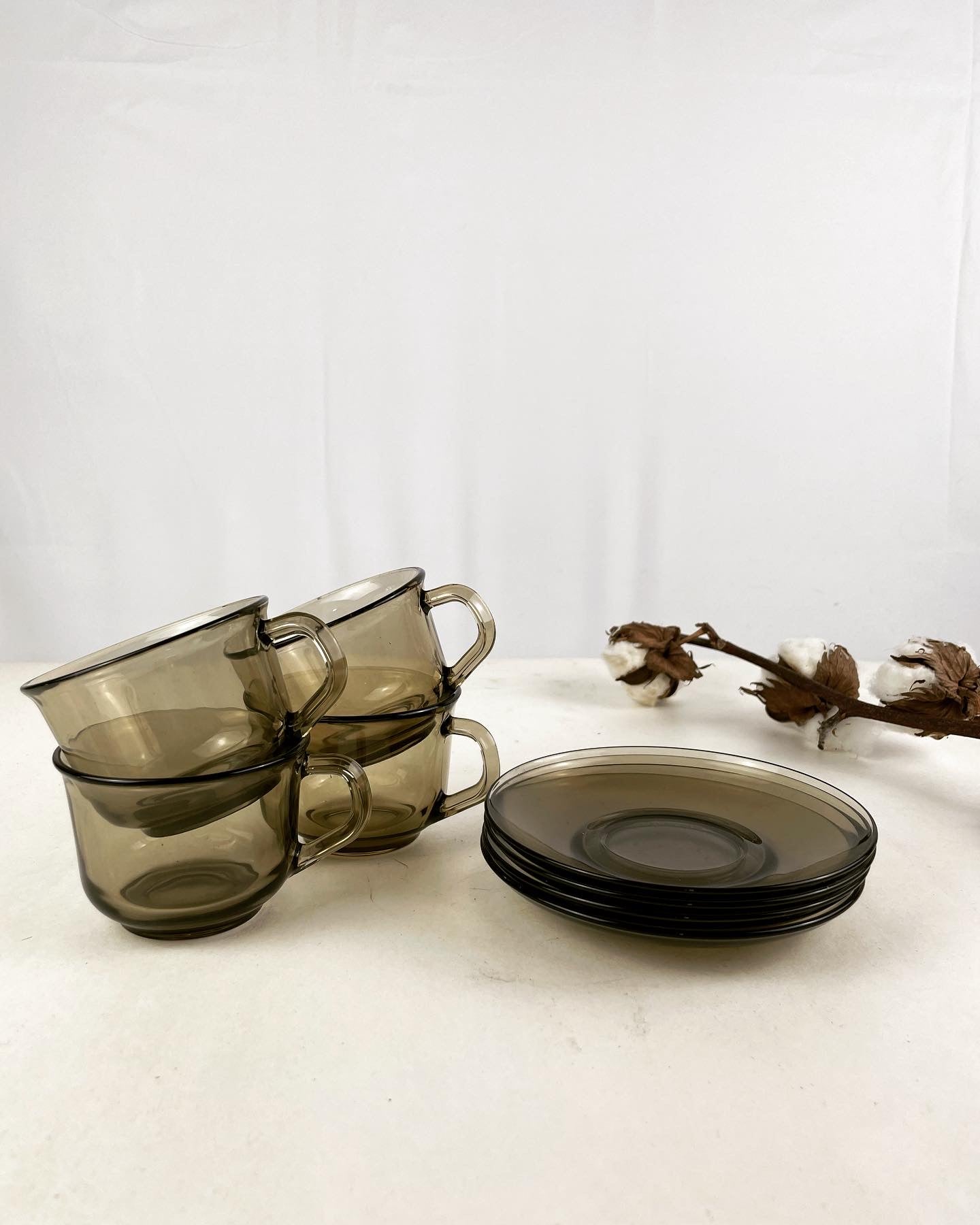 Vintage rookglazen kop en schotels