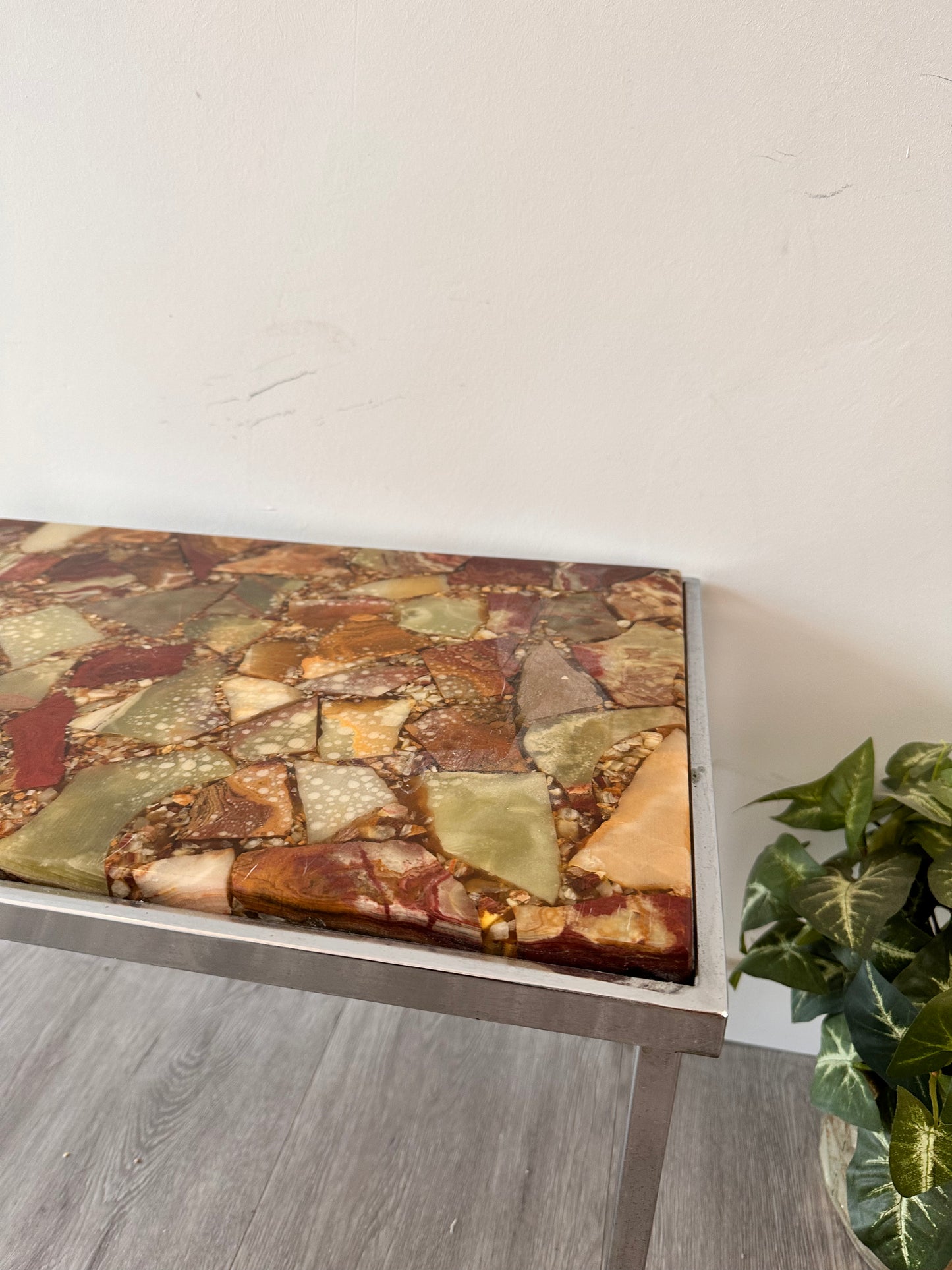 Vintage marmeren bijzettafel met chroom onderstel